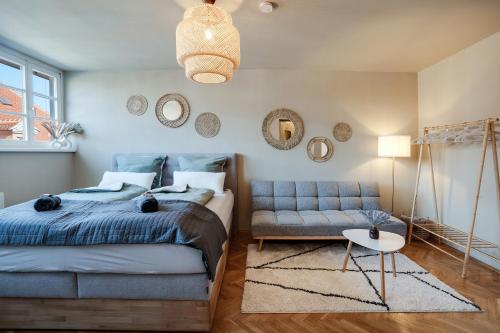 Foto Boho Design Studio with Free Parking & AirCon by HERO HOMES 1