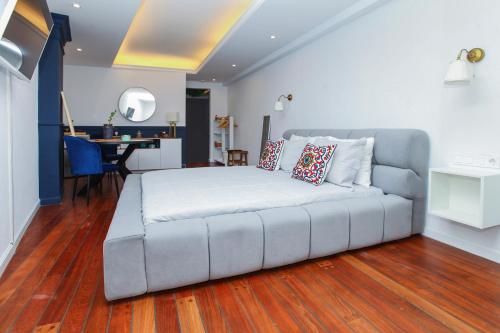 The Captain Suite