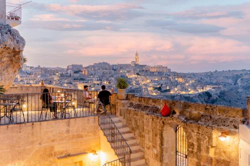 a view of the city from a balcony at Il Belvedere in Matera