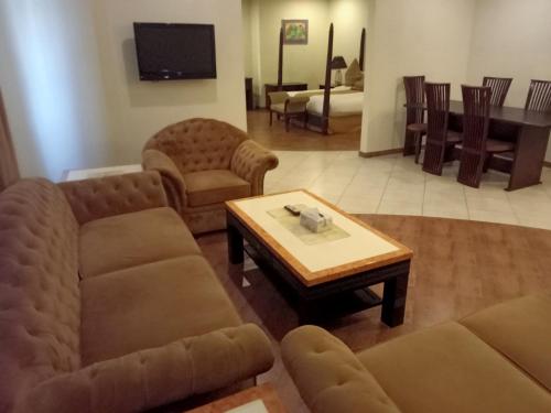 Μια τηλεόραση ή/και κέντρο ψυχαγωγίας στο Grand Regency