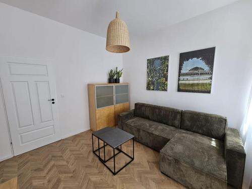 Pistachio Old Town Apart