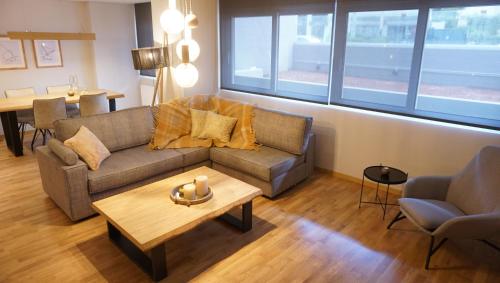 Athenean Riviera Posh Apartment
