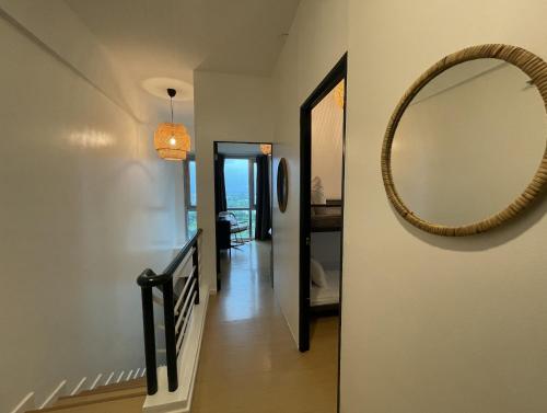 Gambar di galeri bagi Prime Avant BGC Location Apartments by PH Staycation di Manila