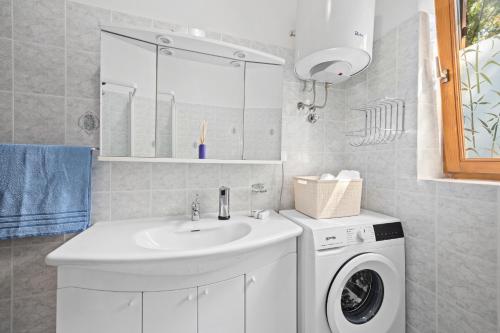 Bilik mandi di Apartment O'live Rabac Istra