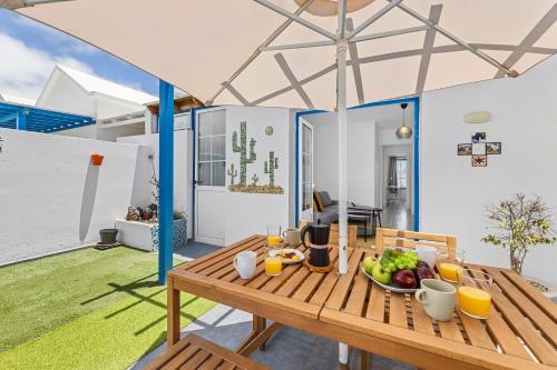 Home2Book Bright Apartment PlayaBlanca, Terrace