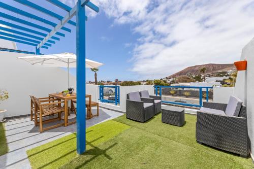 Home2Book Bright Apartment PlayaBlanca, Terrace