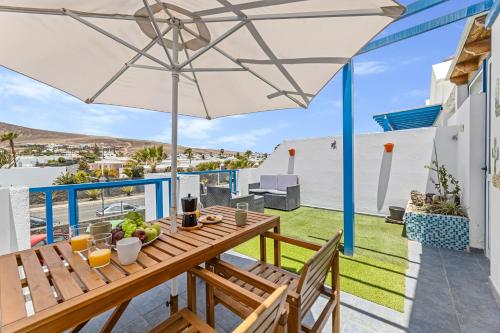 Home2Book Bright Apartment PlayaBlanca, Terrace