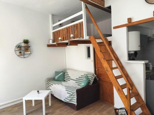 Ένα ή περισσότερα κρεβάτια σε δωμάτιο στο Au pied du Baou