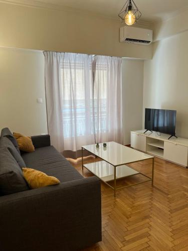 Central escape- Bright New apt