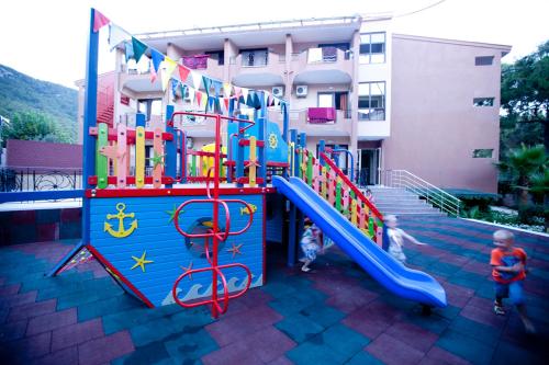 Area giochi per bambini di Aleria Belport Beach Hotel