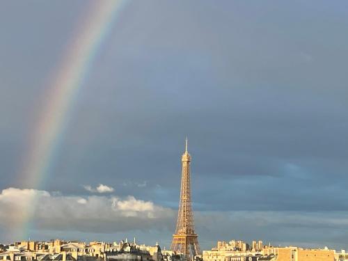Photo de la galerie de l'établissement Exclusive 106 m2 with terrace avenue Raphaël, à Paris