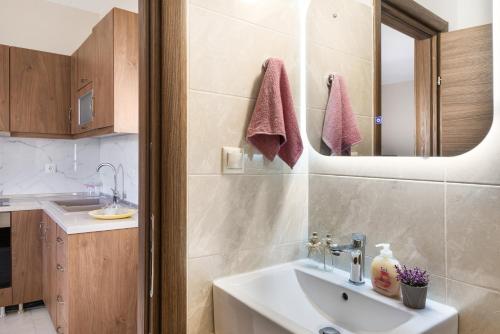 Ένα μπάνιο στο Akrogiali Rooms and Studios