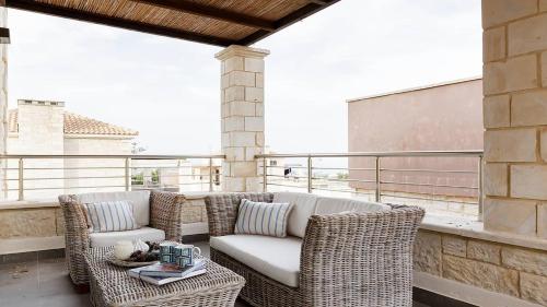 Contemporary Maisonette with Sea View Roof Terrace