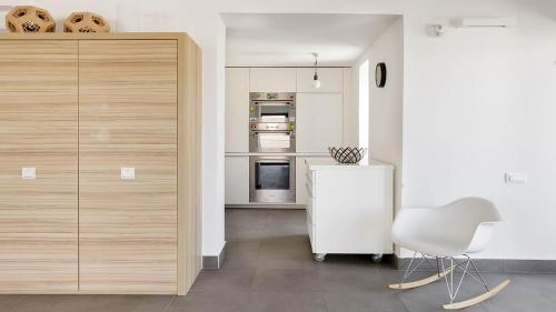Contemporary Maisonette with Sea View Roof Terrace