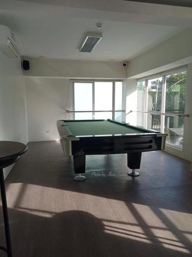 Stolní tenis v ubytování Aliste Suites Marina Spatial nebo okolí