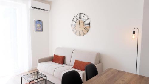 Photo de la galerie de l'établissement Appartement avec terrasse,T2, Proche Plage du Midi - Palmazur Vacances, à Cannes