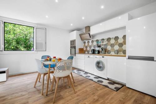 Photo de la galerie de l'établissement LA VILLA - Centre - Jardin - Parking privée - Climatisation, à Menton