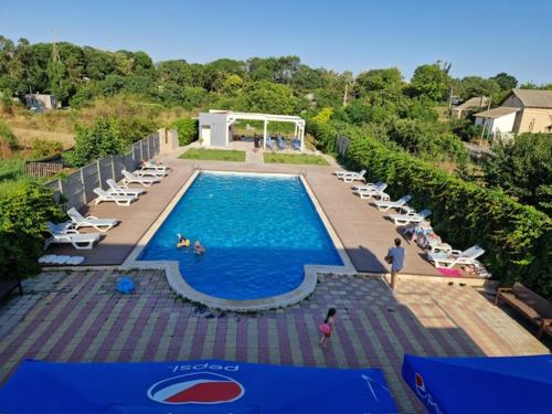 Bazén v ubytování ADMAR Rooms & Restaurant nebo v jeho okolí