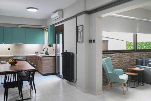 Dedalos City Apartment