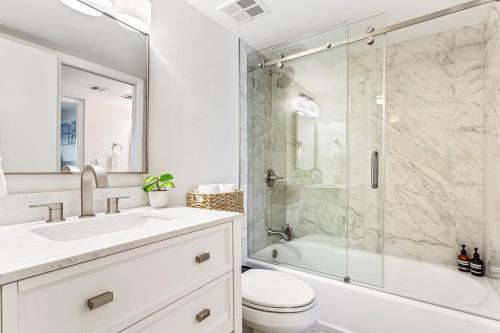 Ένα μπάνιο στο Beachfront Madeira Norte