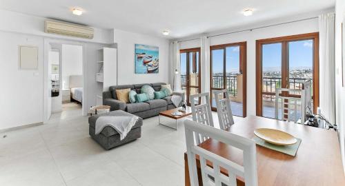 Modern Apartment Oceanus, Theseus Village, Aphrodite Hills