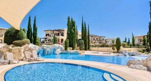 La alberca dentro o cerca de Modern Apartment Oceanus, Theseus Village, Aphrodite Hills