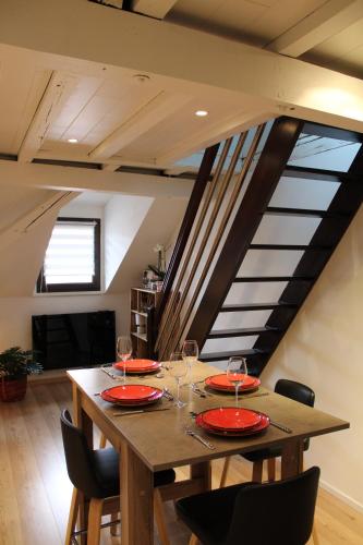 Charmant duplex privatisé, climatisé, 2 chambres