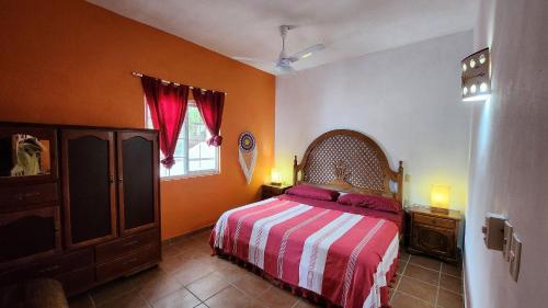 Postel nebo postele na pokoji v ubytování Villas Santa Cecilia Villa GeeGee en Yelapa