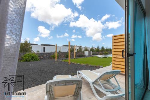 Taman di luar Lola Suite Lajares iRent Fuerteventura