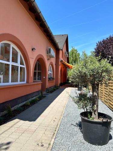Délceg Réce Minihotel 8174 Balatonkenese, Balatoni út 75 kép - 3