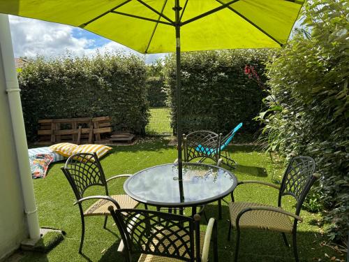 Appartement au calme à 10min des plages - avec Rez de Jardin et Terrasse