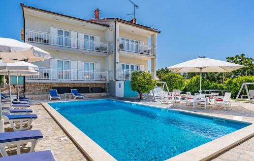 Lovely Apartment In Pula With Wifi