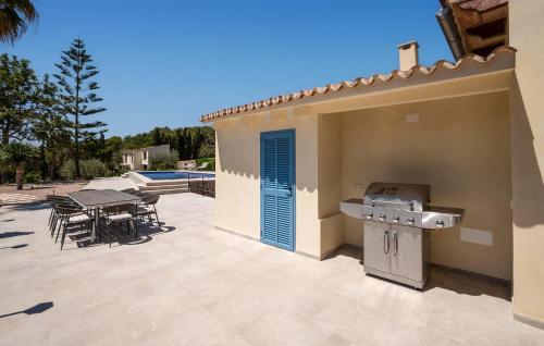Φωτογραφία από το άλμπουμ του 4 Bedroom Awesome Home In Son Macia σε Son Macia