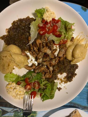 Comida en o cerca de este apartamento