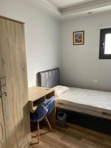 Postel nebo postele na pokoji v ubytování private room in shared apartment New Cairo