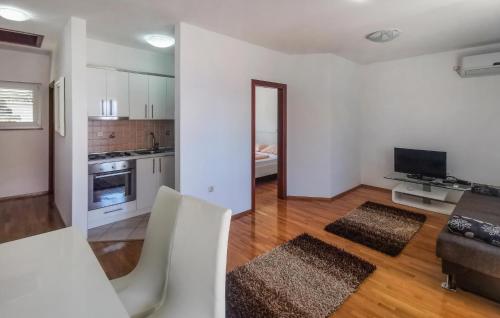 Nice Apartment In Novi Vinodolski With Wifi