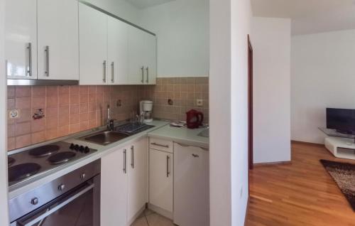 Nice Apartment In Novi Vinodolski With Wifi