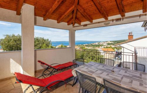 Gorgeous Apartment In Novi Vinodolski With Wifi
