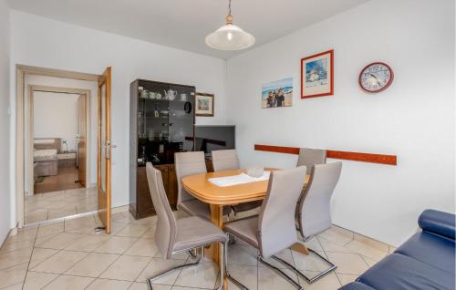 Gorgeous Apartment In Novi Vinodolski With Wifi