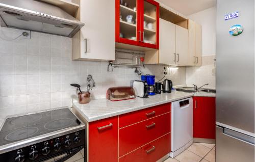 Gorgeous Apartment In Novi Vinodolski With Wifi