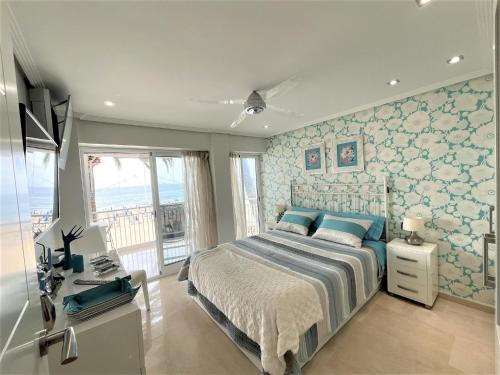 Benidorm beach Levante luxury photo 3