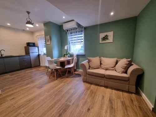 Η κουζίνα ή μικρή κουζίνα στο Apartament Megi