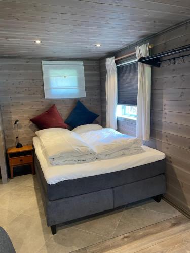 Ένα ή περισσότερα κρεβάτια σε δωμάτιο στο Kvammen