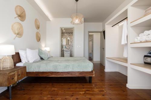 Ένα ή περισσότερα κρεβάτια σε δωμάτιο στο Azzure Vista Villa