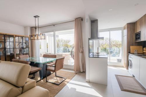 Luxury Beach Townhouse Retreat