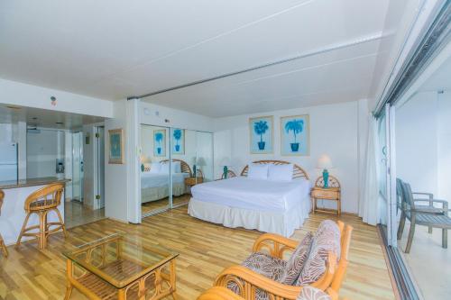 Ilikai Tower 1817 City View 1BR_2