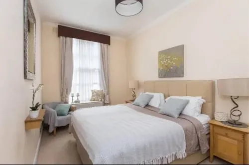 London Guest Room photo 7