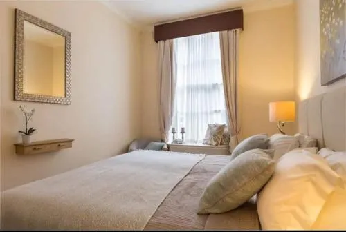 London Guest Room photo 6