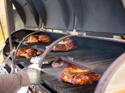 Kemudahan BBQ tersedia untuk tetamu di hotel