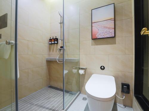 Un baño de Vienna International Hotel Xi'an Fengdong Football Center Branch